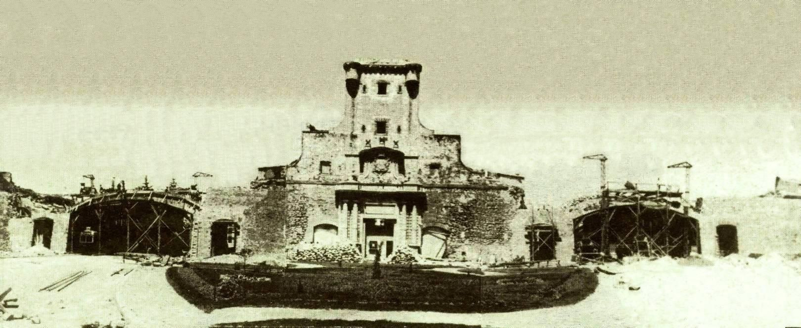 Planos e imágenes inéditas de la reforma de la Puerta de Tierra de Cádiz