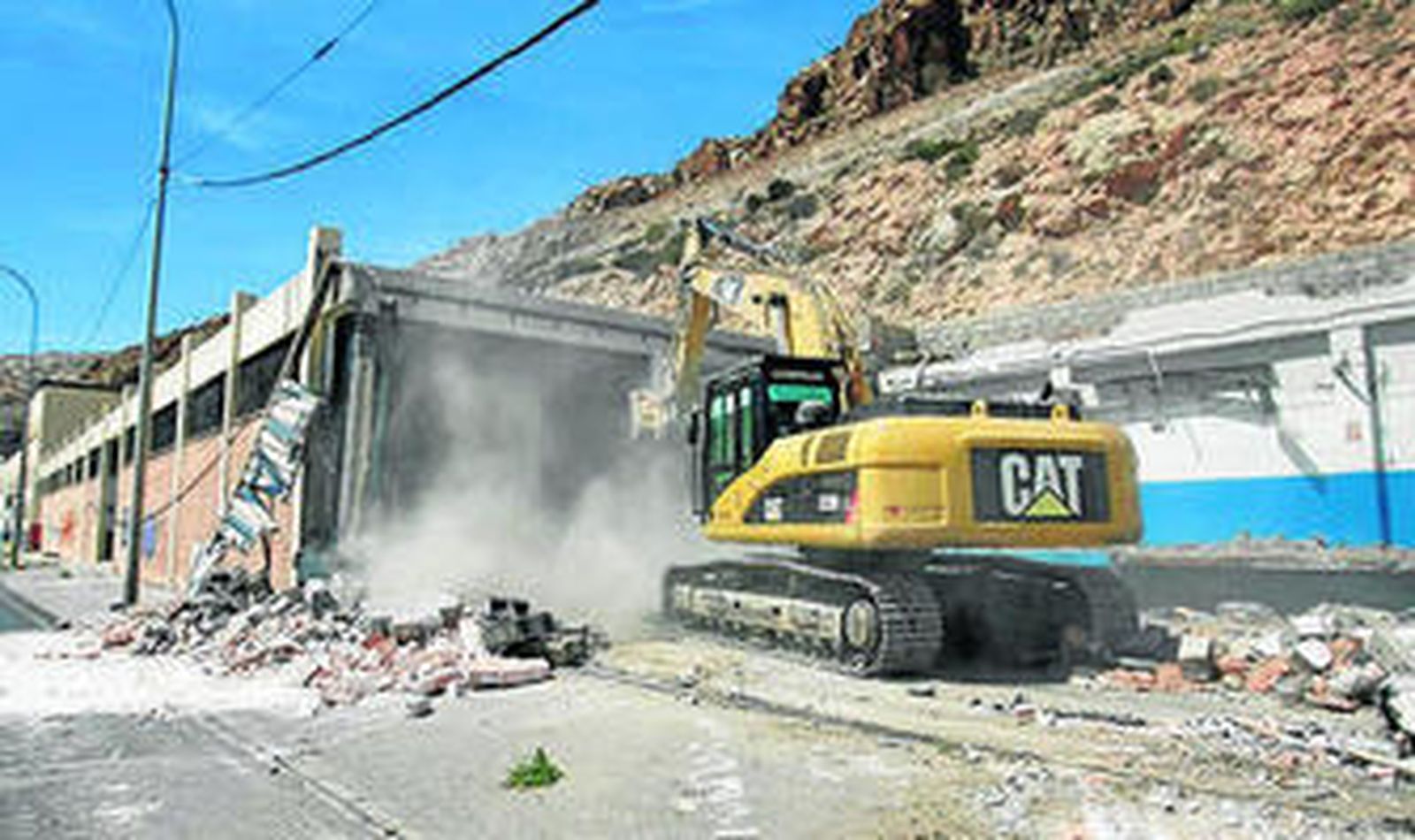 Demolición de las naves de La Foca.