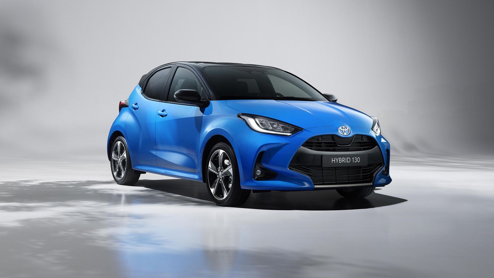 La Premiere Edition es una versión de lanzamiento y, por tanto, de existencia temporal que cuenta con el mismo sistema híbrido de 130 CV que los GR Sport.