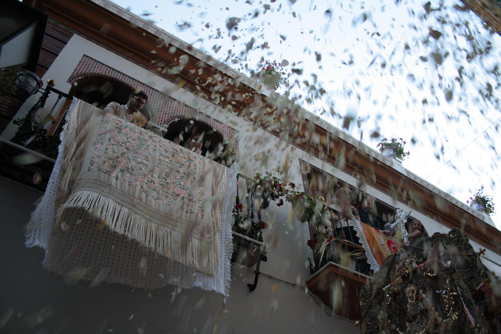 Traslado del Simpecado de la Hermandad del Rocío de Triana, en imágenes