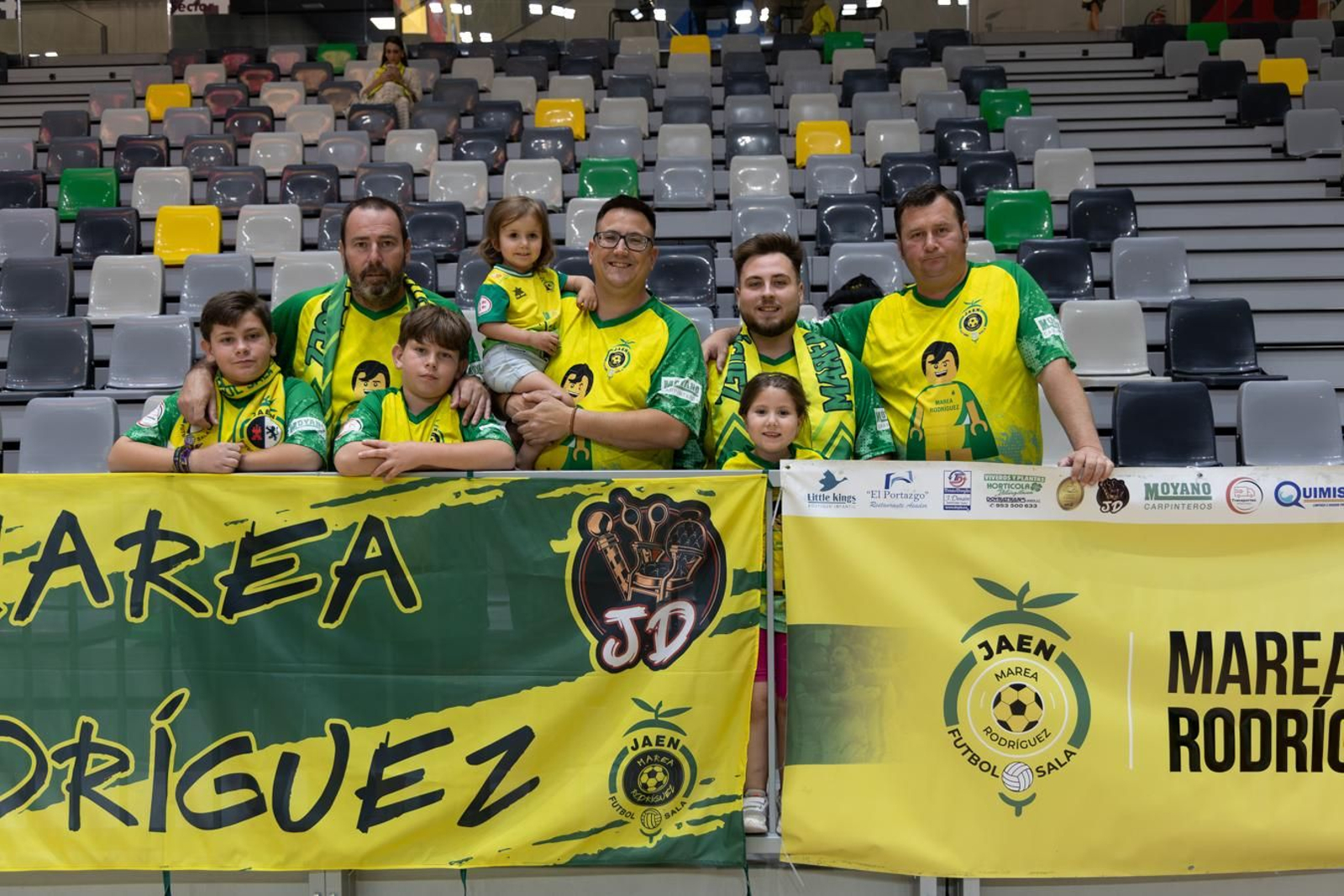 La Marea Amarilla: el alma del Olivo Arena, en imágenes