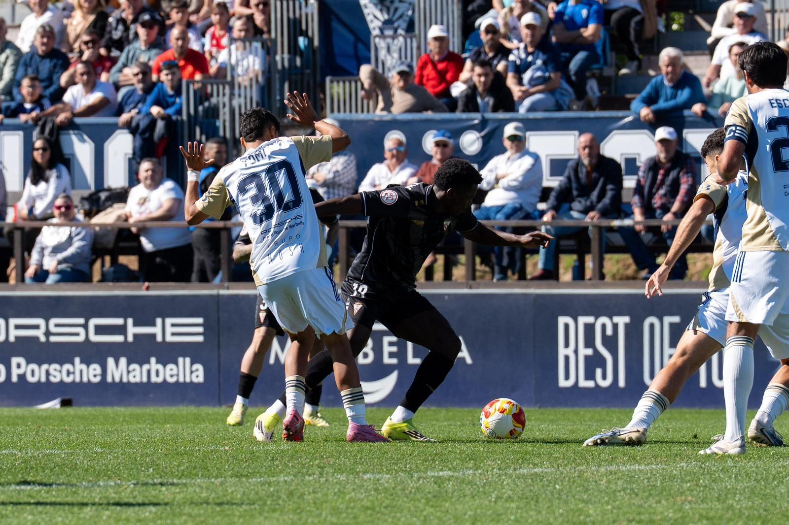 Resumen Primera RFEF: El Marbella tira de orgullo en casa y golea al Algeciras