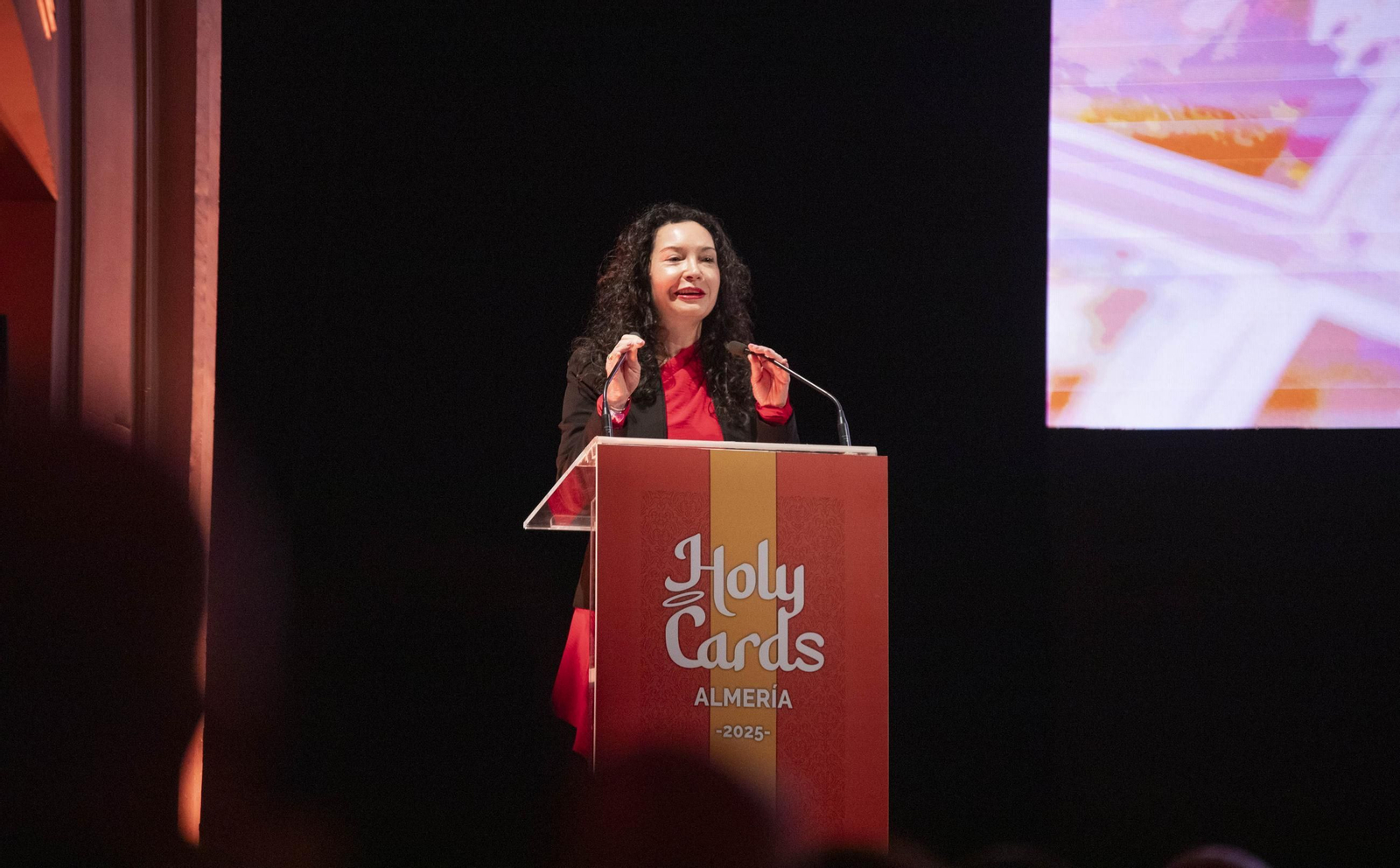 Imágenes de la presentación de las Holy Cards