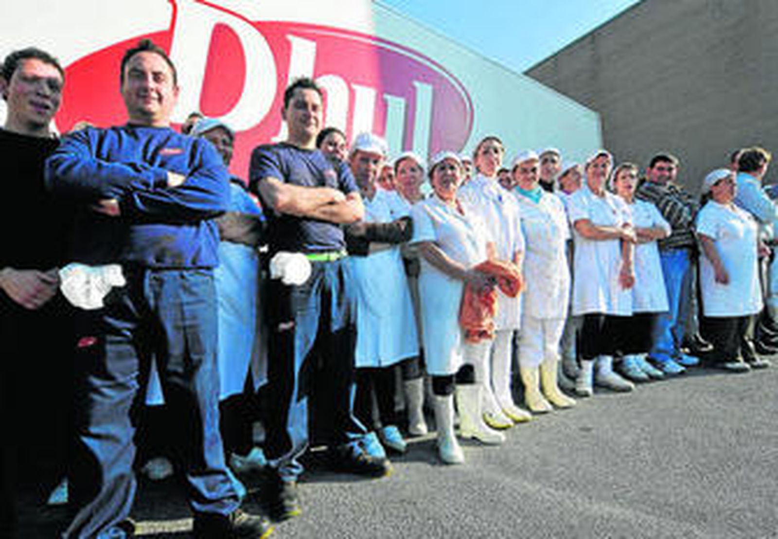 A los 420 empleados de Dhul ya se les debe el salario de 120 jornadas de trabajo.