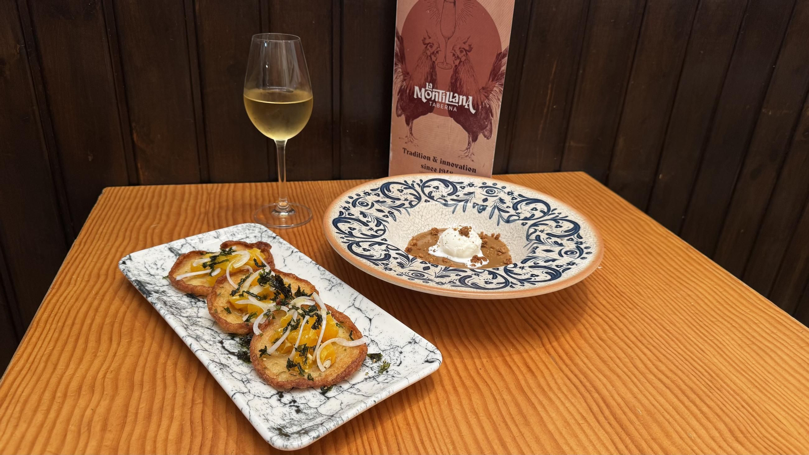 Tortillitas de bacalao y gachas de mosto de Taberna La Montillana