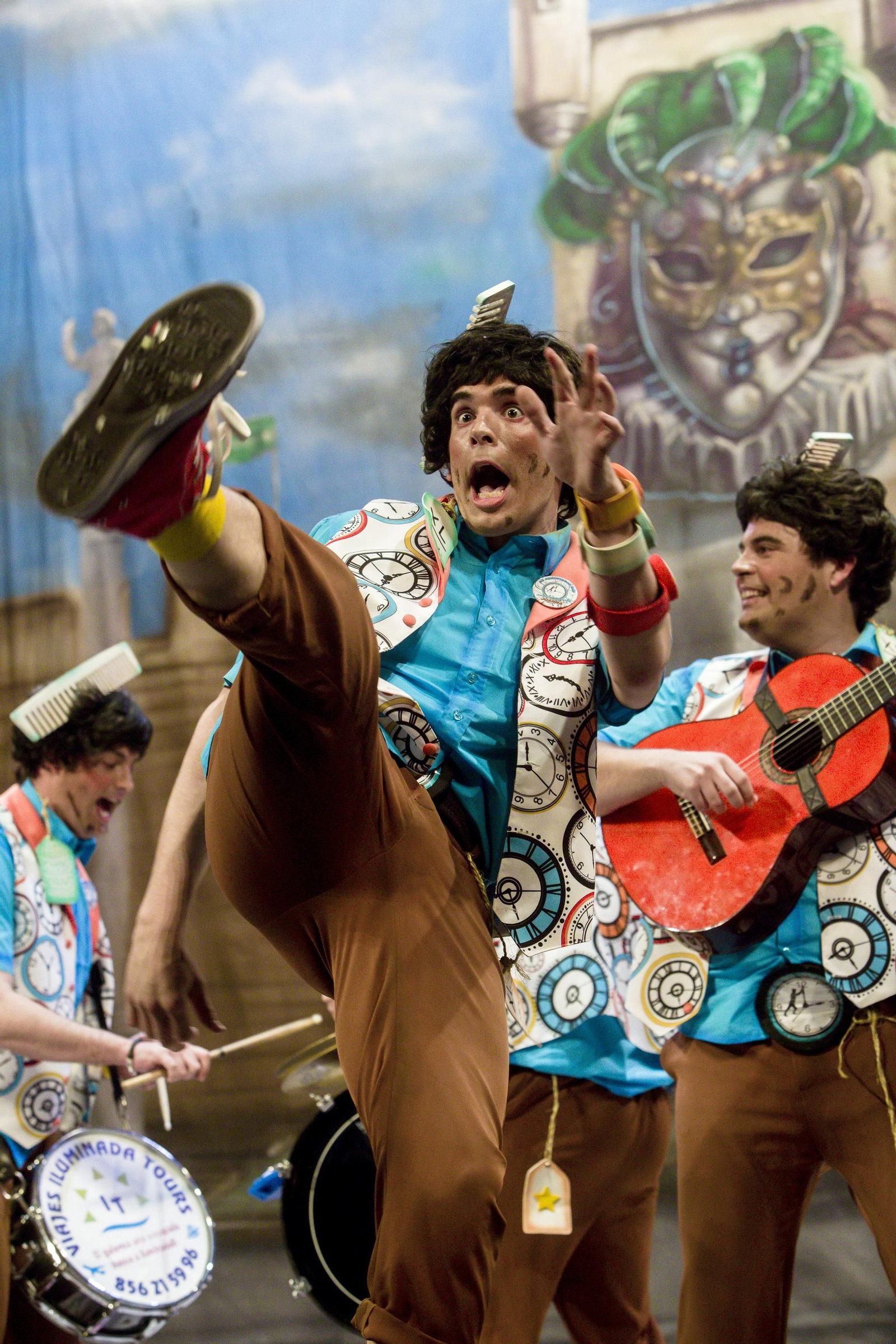 Chirigota No aguantamos más... vamos de impacientes.