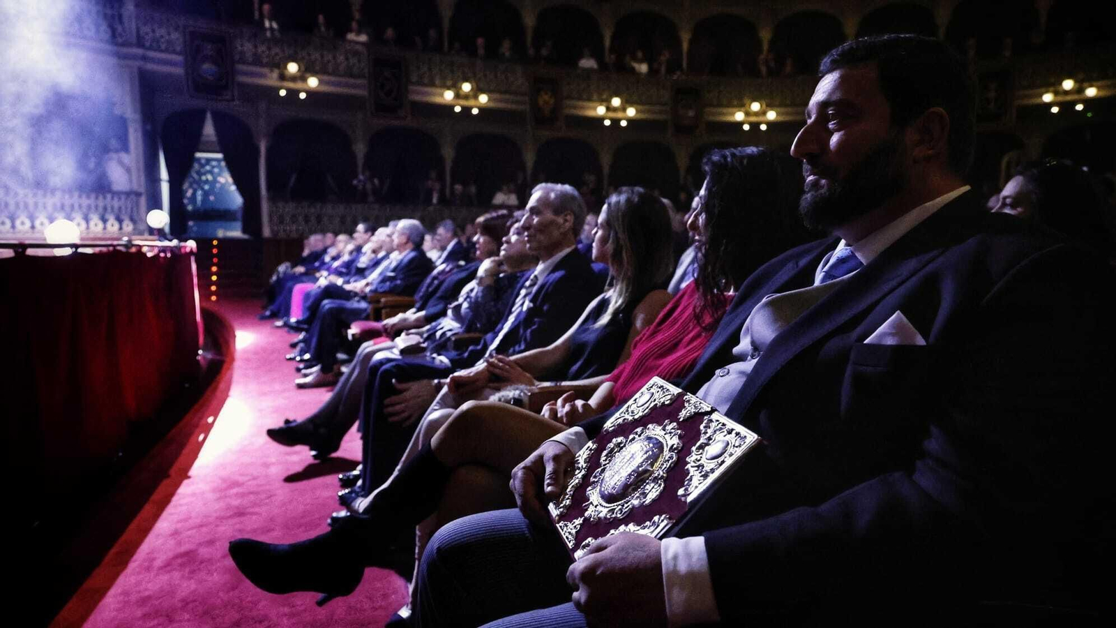 Todas las imágenes del Pregón de Fernando Díaz de la Semana Santa de Cádiz 2024