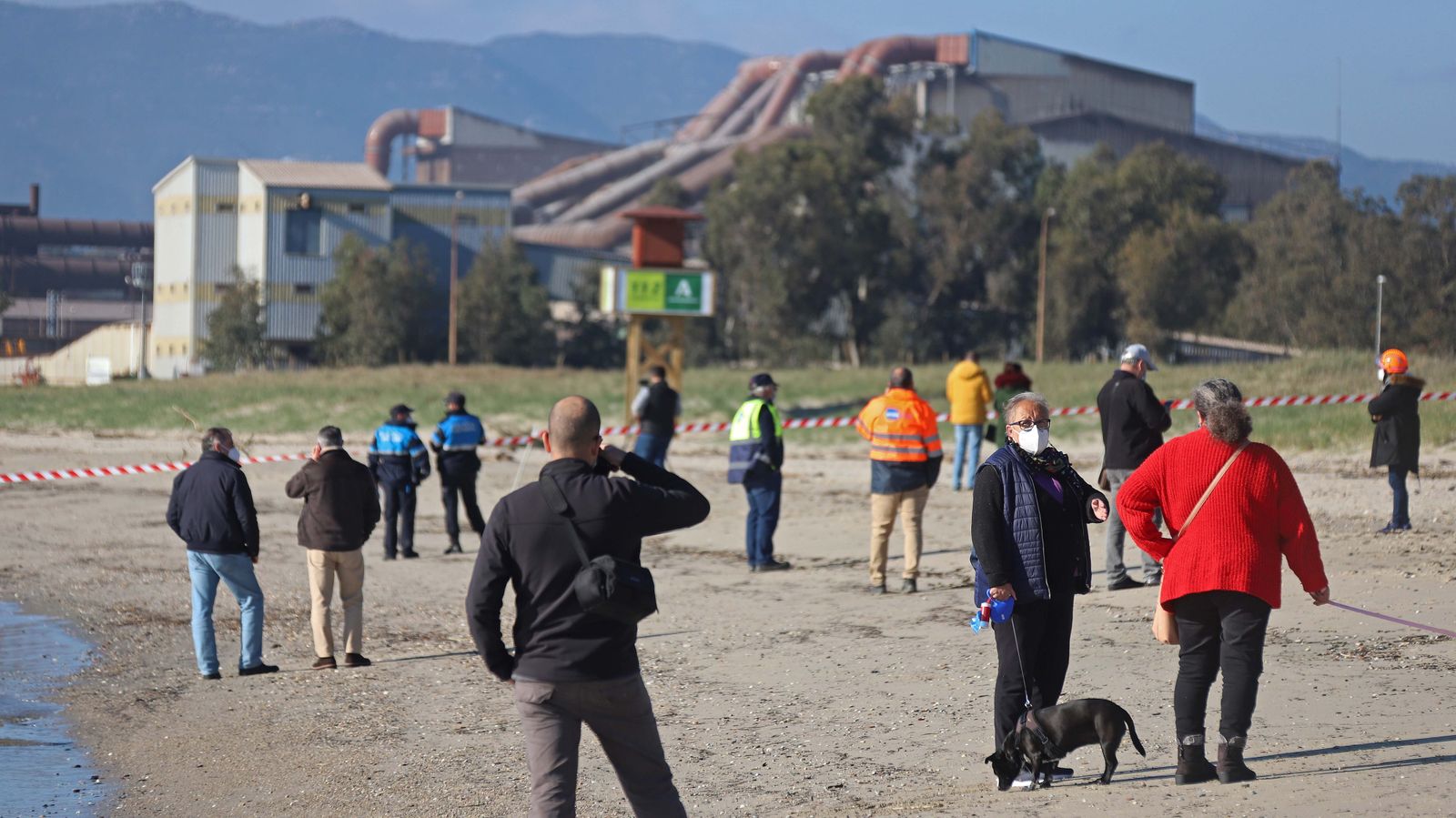Demolición del silo de  Holcim en Palmones