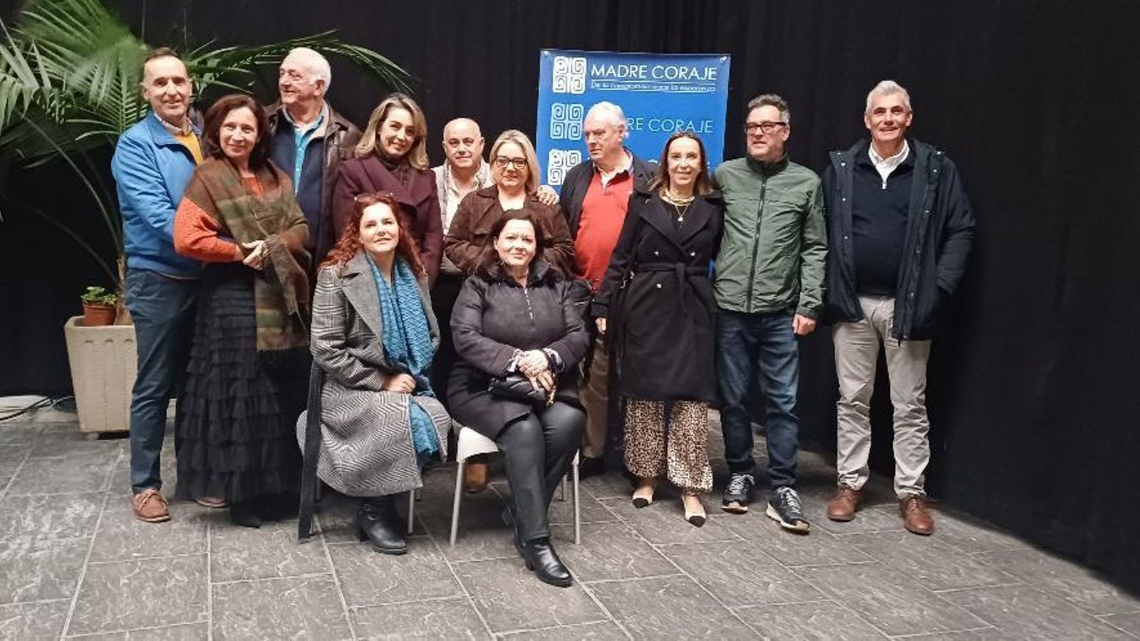 Lucía Fuente, Ángel Muiño, Manolo Castañeda, Lali Ruiz, Kiko Fernández, Dori Mota, Ramón Valls Cinca, Pilar Martín, Ramón Valls Martín, Paco Benítez, Auxi Moreno y Loli Cabeza de Vaca.