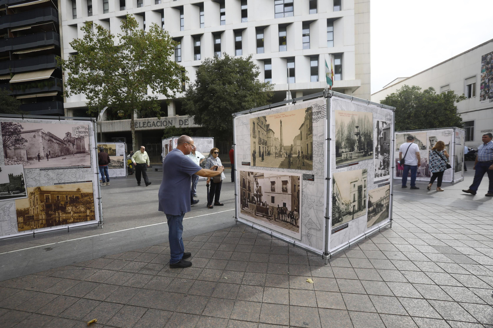 La exposición 'Córdoba una Ciudad de Postal', en imágenes