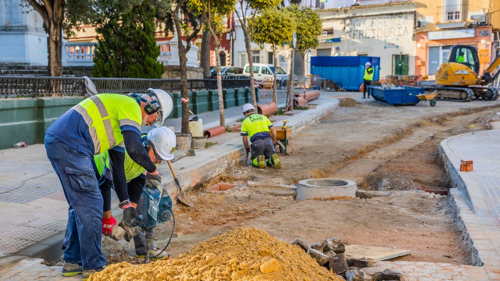 Trabajos en el entorno de la Glorieta.