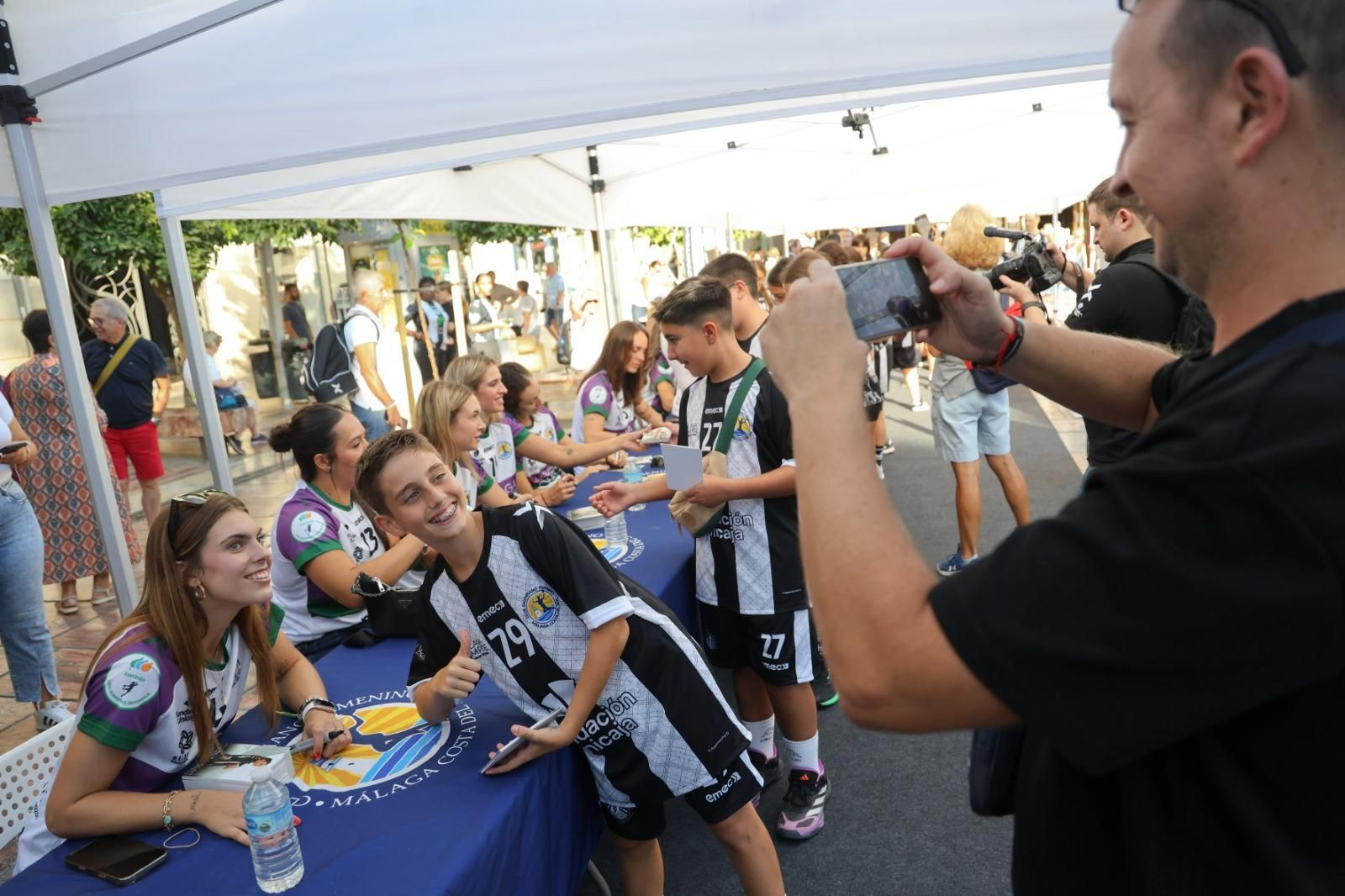 El Costa del Sol Málaga conquista la Plaza de la Constitución