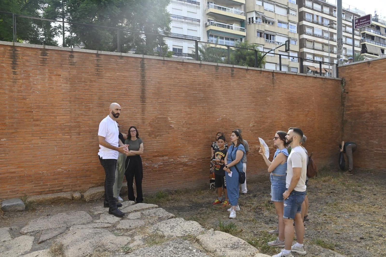 La apertura de los mausoleos romanos de Córdoba, en imágenes