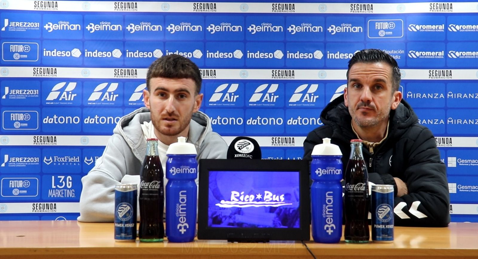 Álvaro Barrero y Antonio Bello, en la sala de prensa de Chapín.