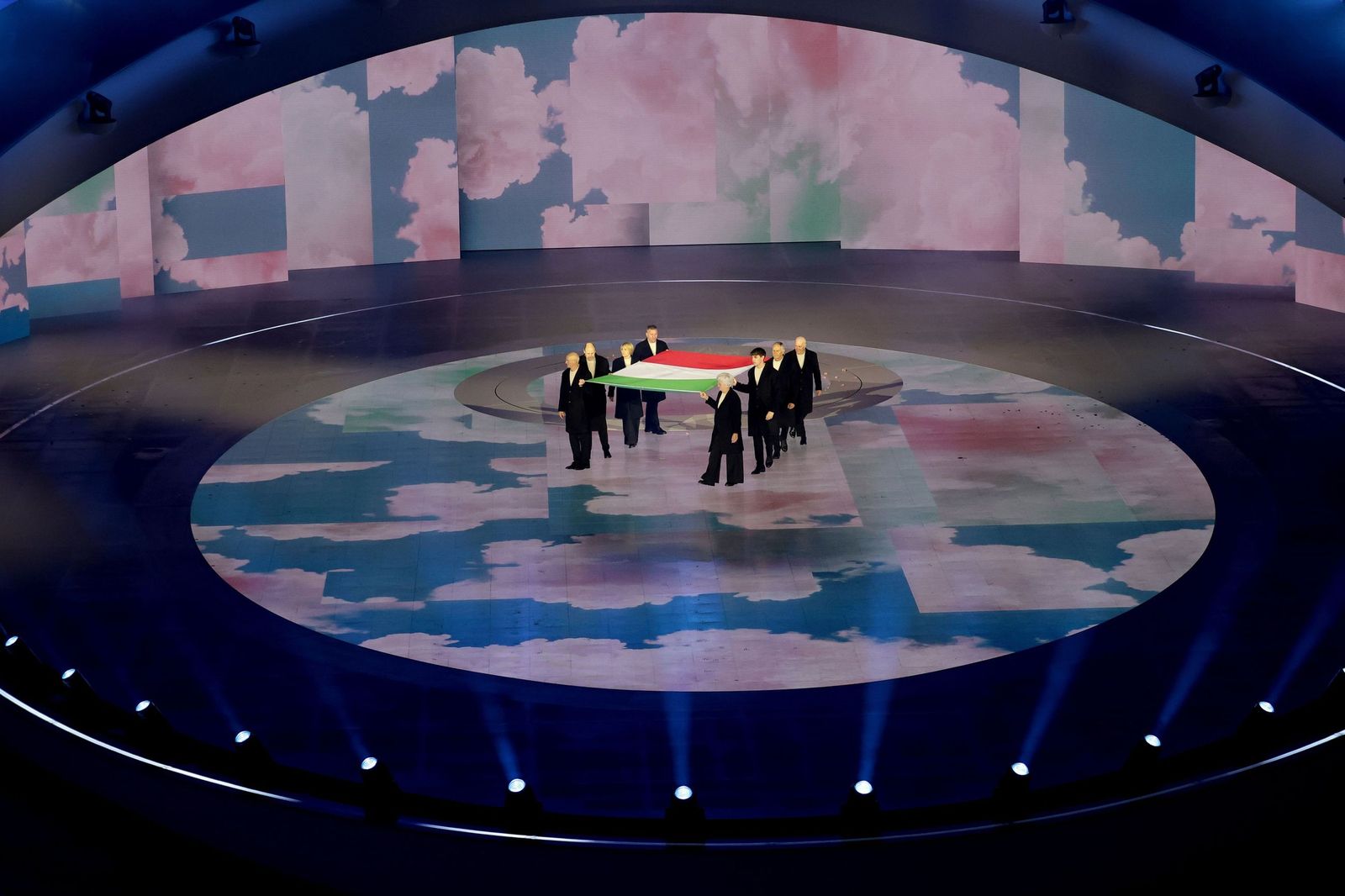 Las mejores fotos de los Juegos Olímpicos de invierno Milán Cortina d'Ampezzo 2026 | Ceremonia de clausura y jornada 17 y última