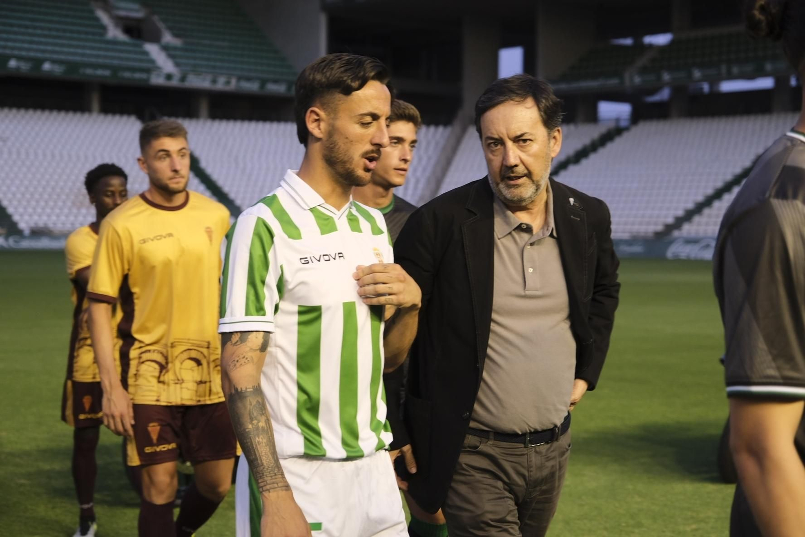 Las mejores fotos de las nuevas camisetas del Córdoba CF Las mejores fotos de las nuevas camisetas del Córdoba CF
