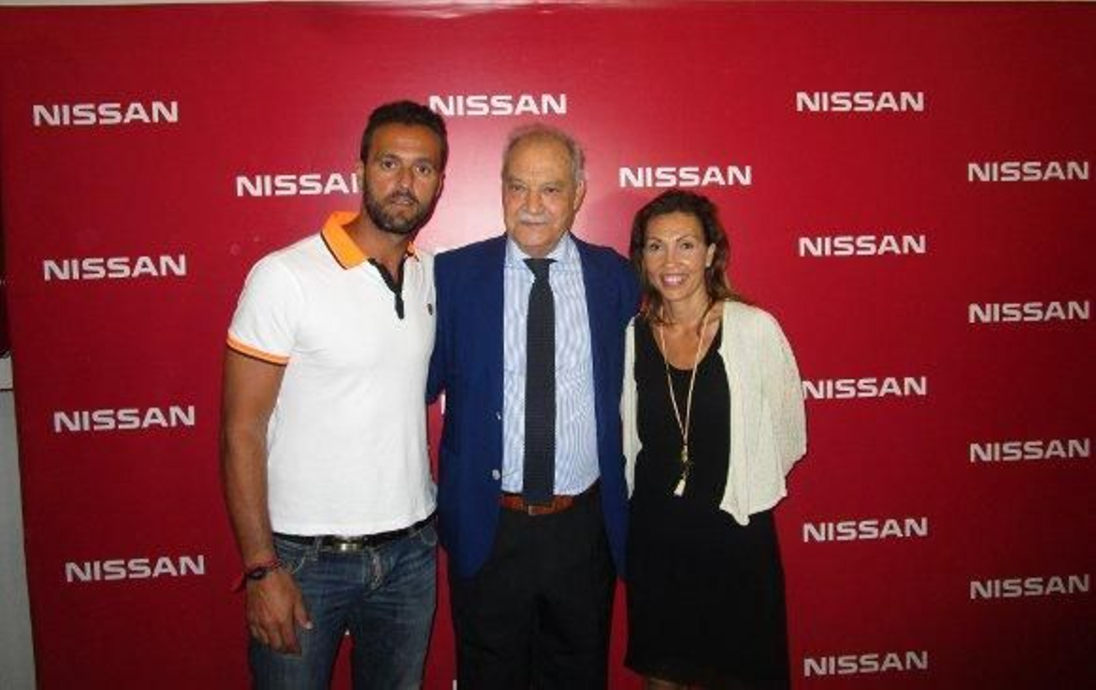 El futbolista Kiko Narváez con Jorge Ramos y Tania Barcelona.

Foto: Ignacio Casas de Ciria