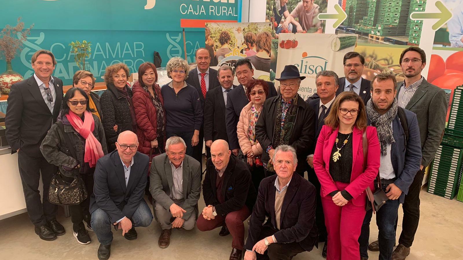 El presidente de Camacol, con la comitiva de la Cámara de Comercio de Almería, en Clisol Agro.