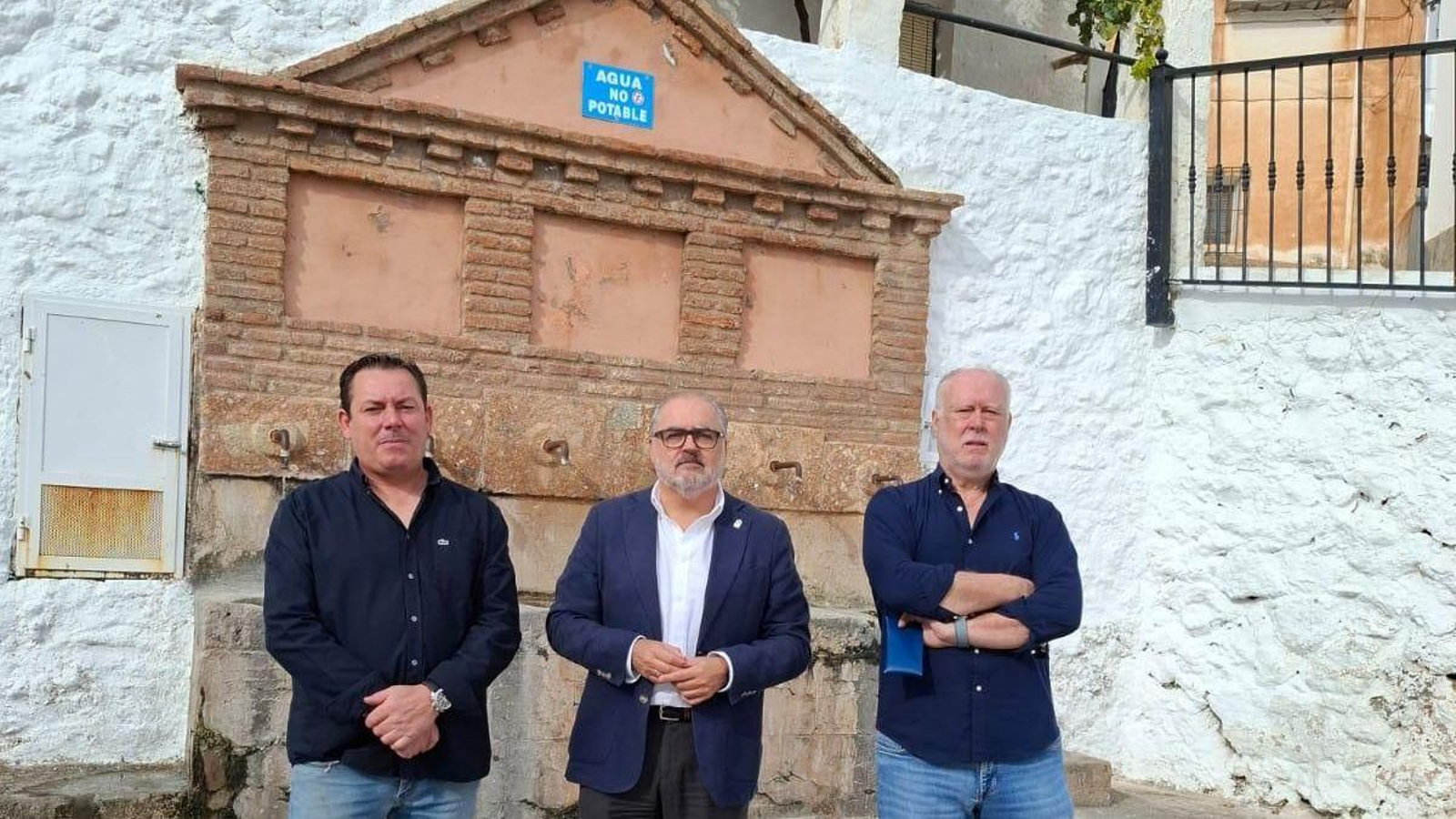 El delegado terriotiral en su visita a Almegíjar