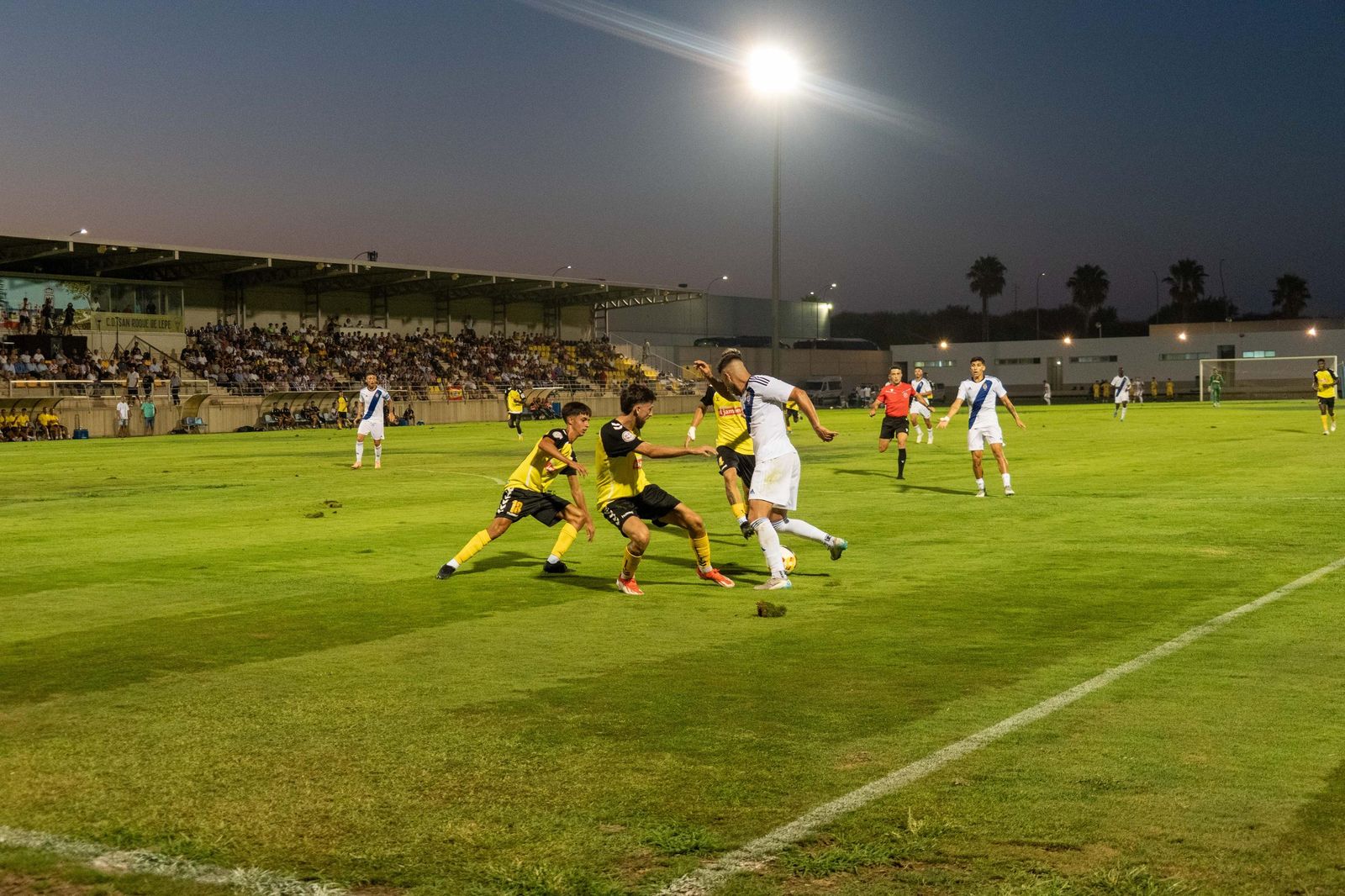 Imágenes del partido San Roque de Lepe - Recreativo de Huelva del Trofeo de la Bella