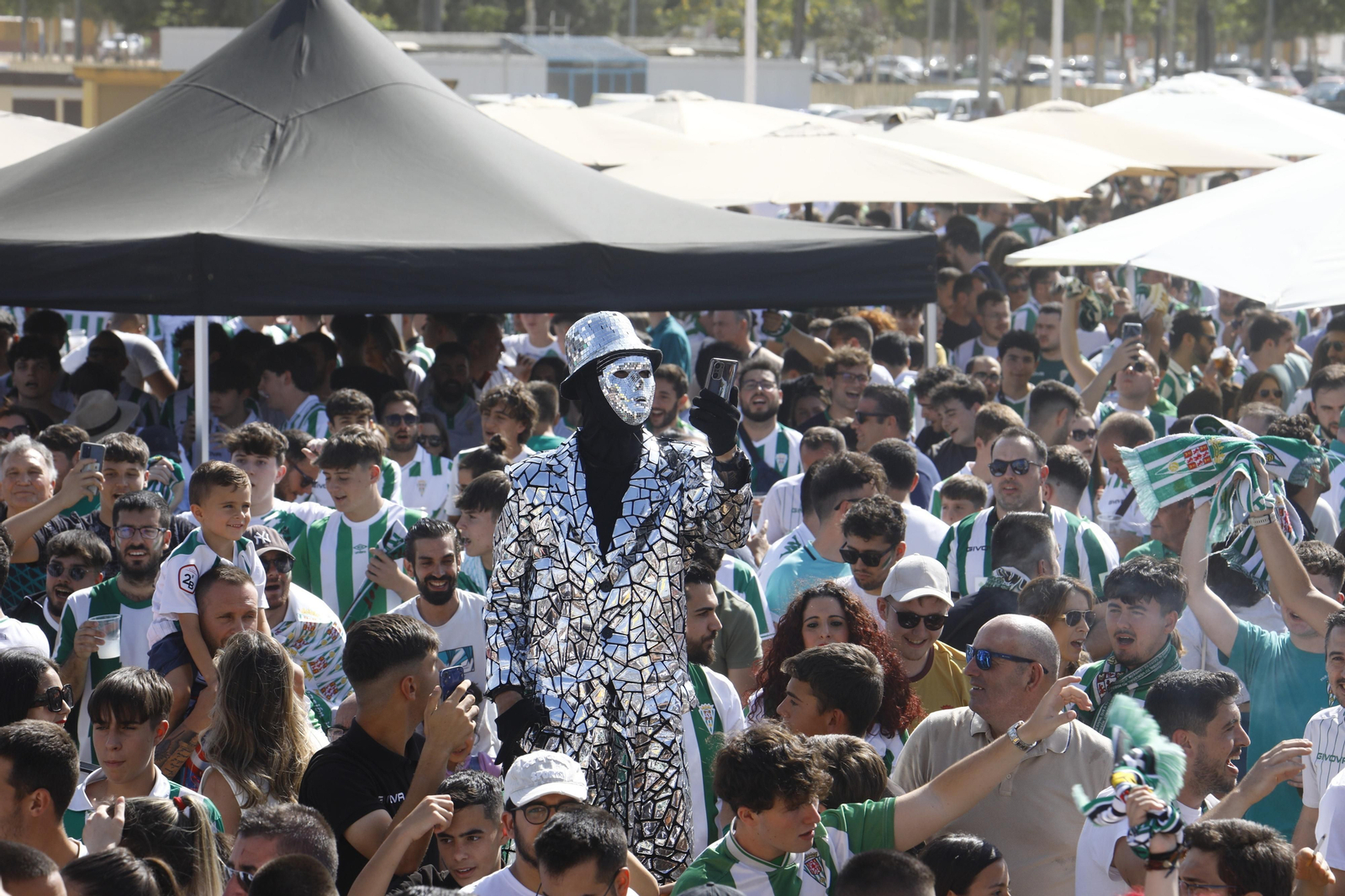 Las mejores fotos de la 'Fan Zone' del Córdoba CF antes del partido ante la Ponferradina