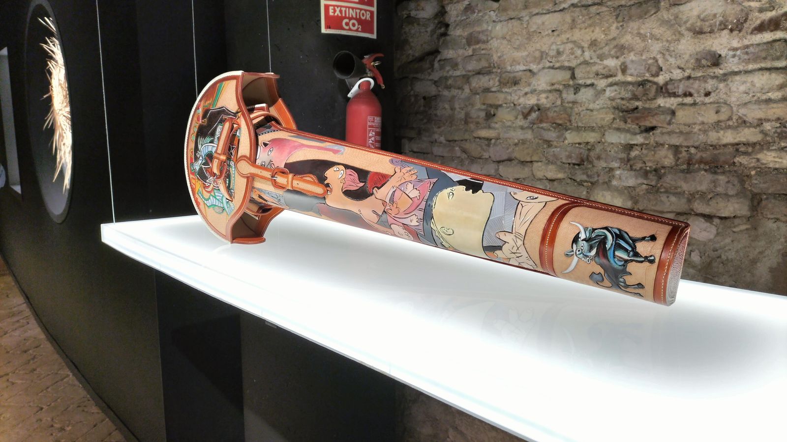 Fundón de espada creado por Abraham Zambrana y Manuel Vergel.