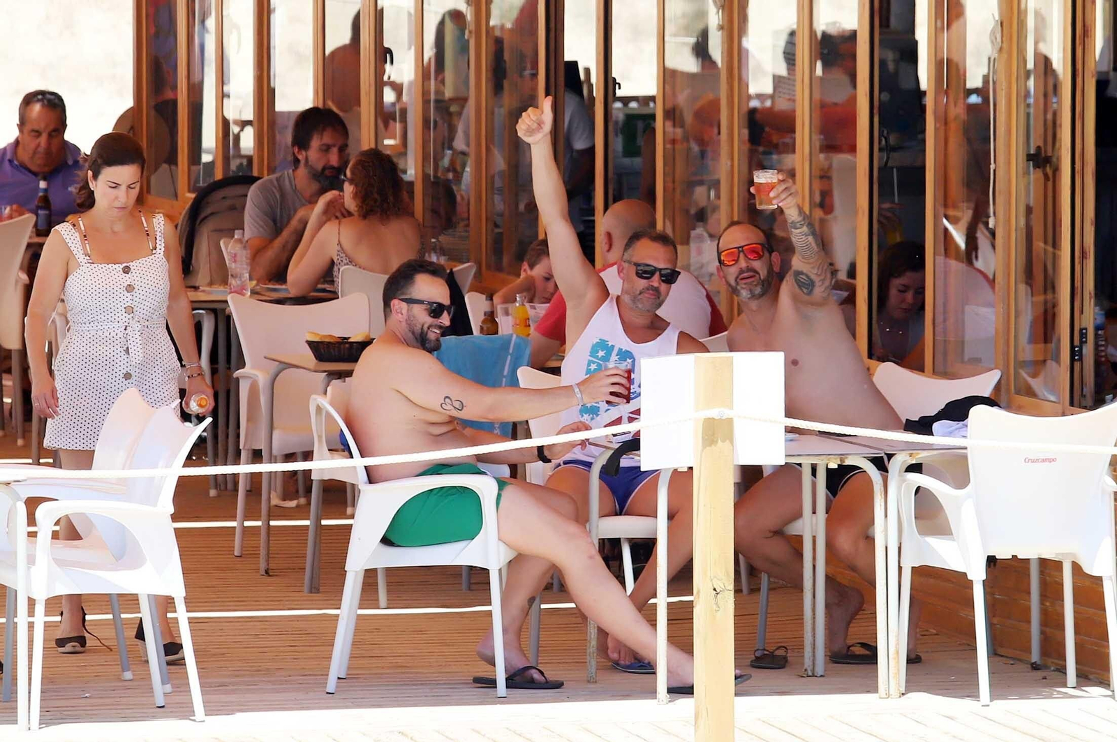 Las imágenes más destacadas del primer domingo de verano en las playas de Huelva