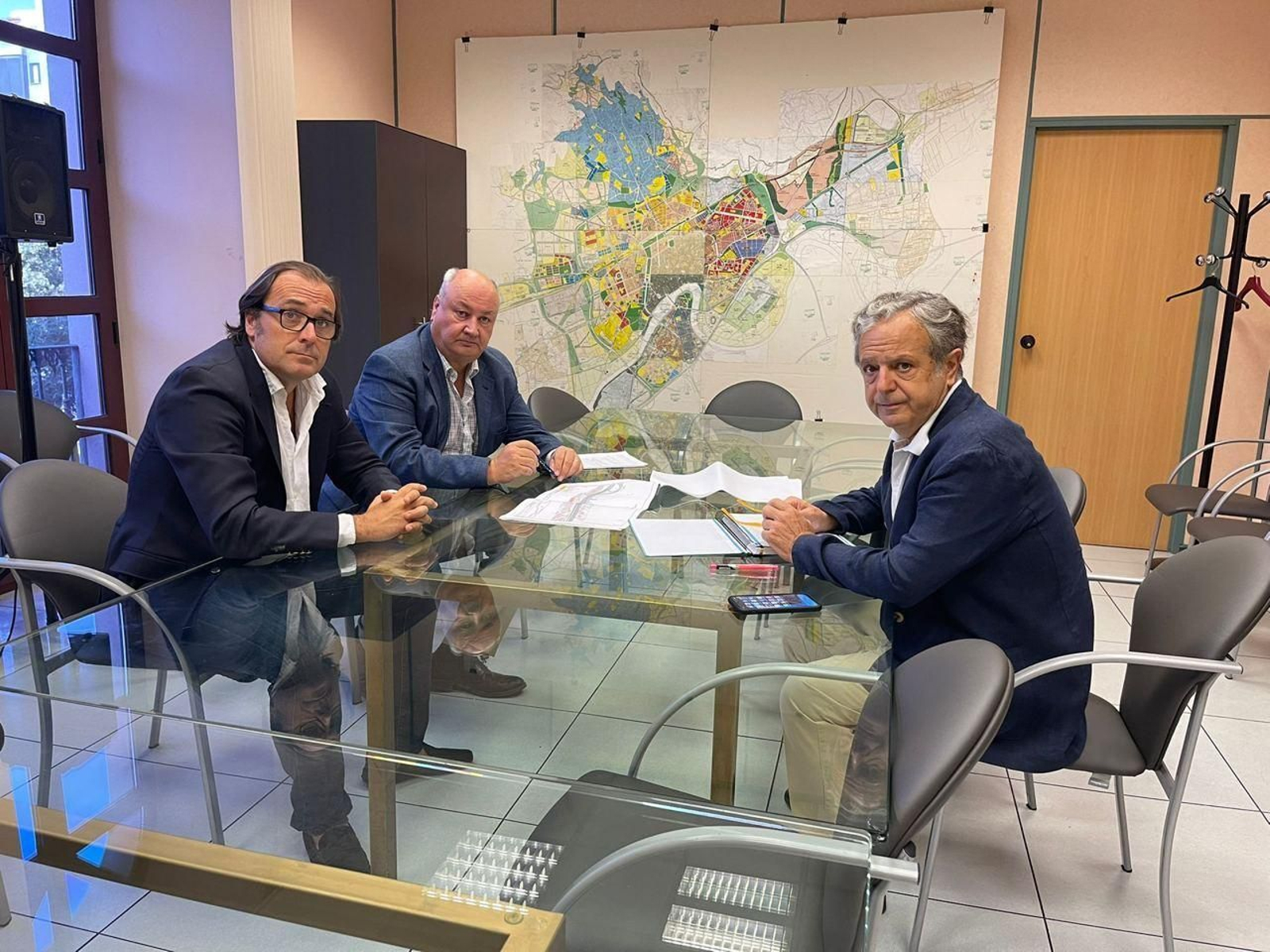 Salvador Fuentes, en su reunión con representantes del Colegio de Ingenieros de Caminos.