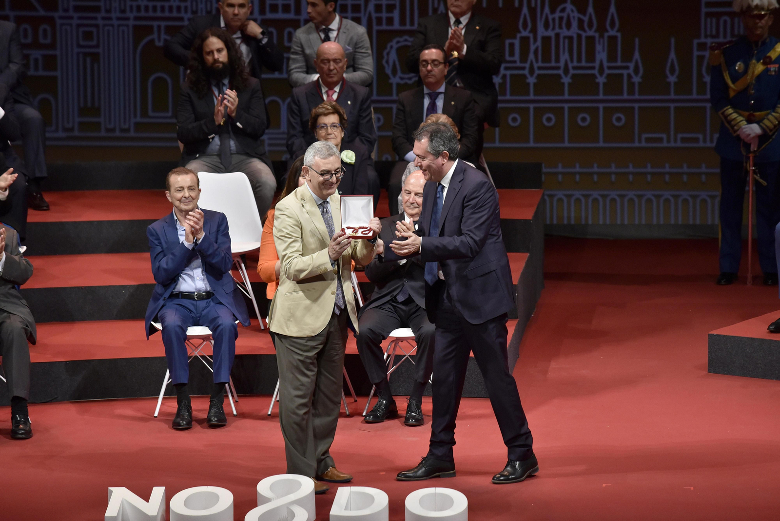 Las imágenes de la entrega de las Medallas de la Ciudad de Sevilla