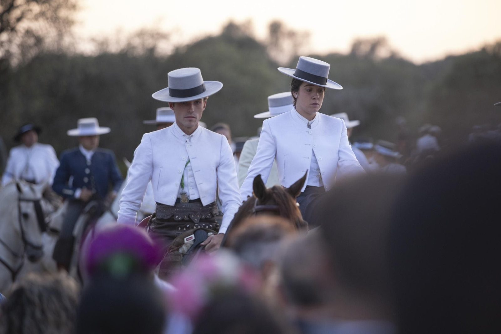 El Rocío 2023: Imágenes de la entrada de la Hermandad de Huelva en El Rocío