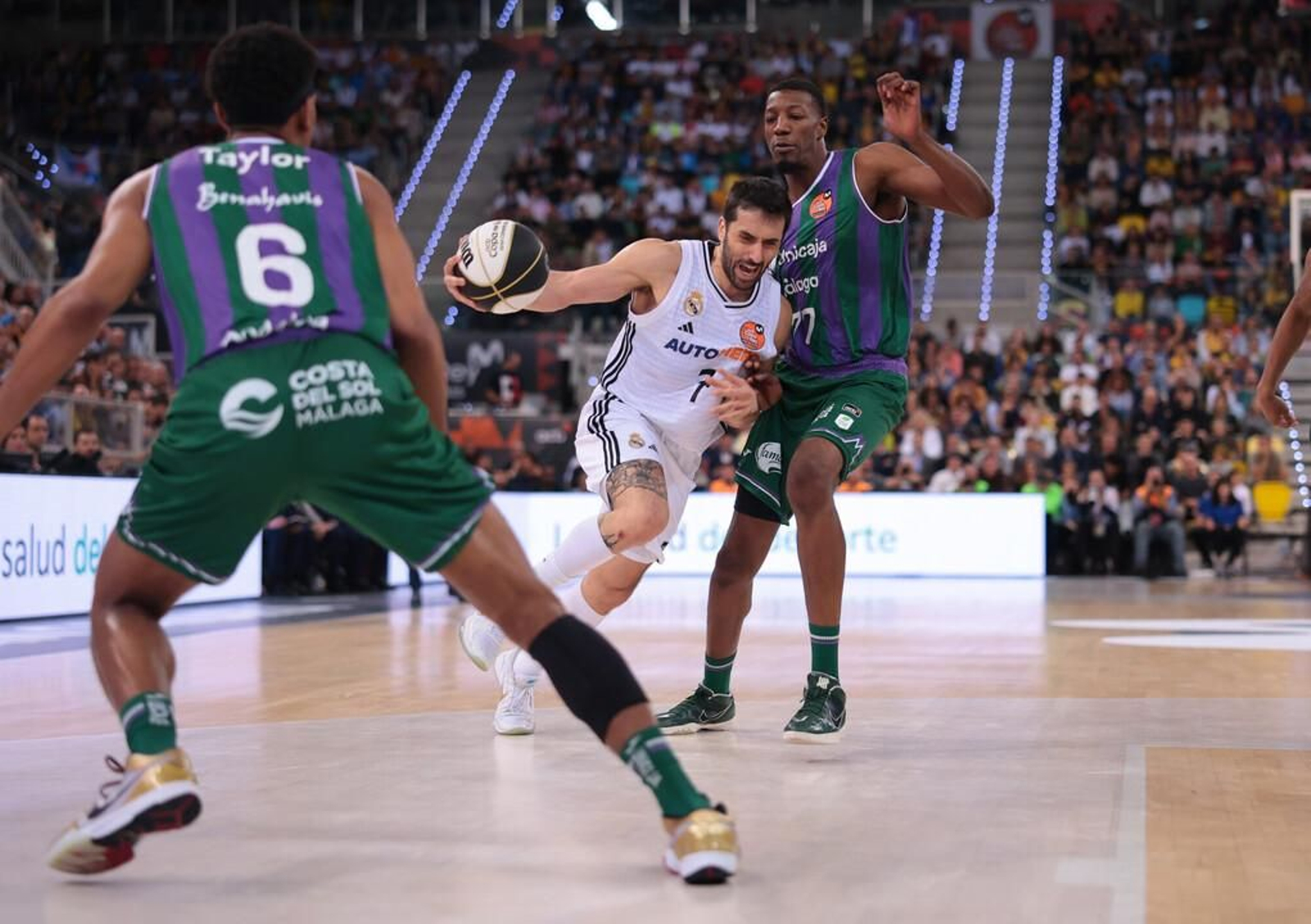 El Unicaja, campeón de Copa: Todas las imágenes del partido, la fiesta y la llegada a Málaga