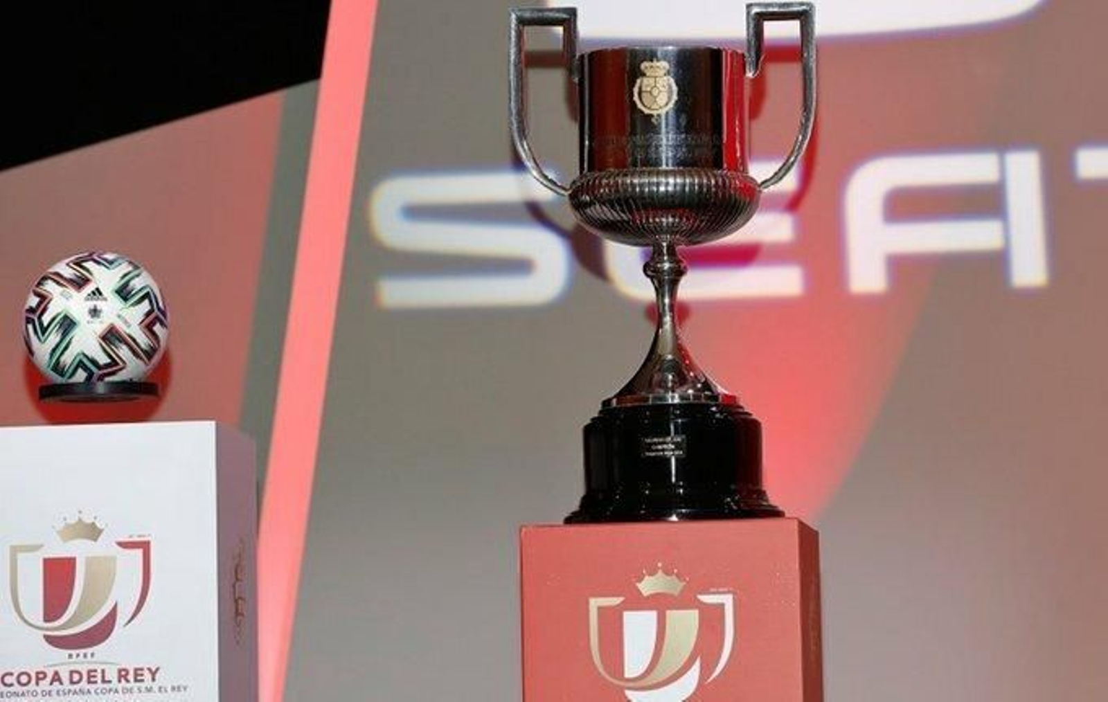 El trofeo de la Copa del Rey.