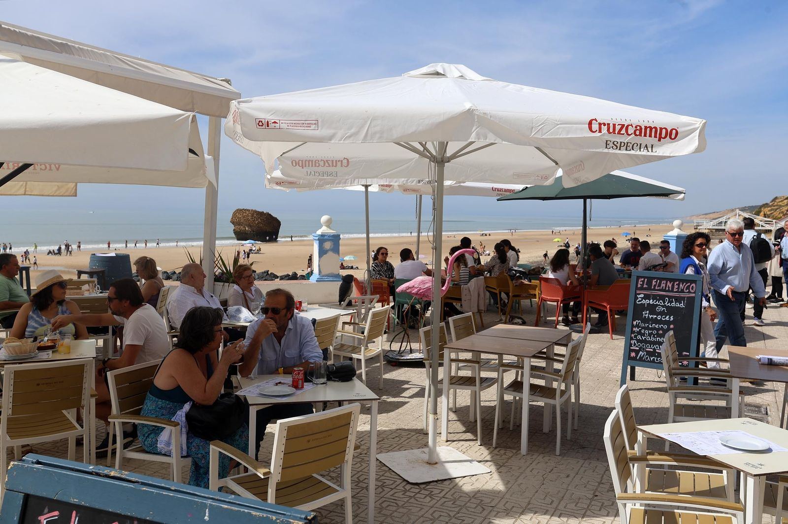 Imágenes del ambiente en el sábado 16 de marzo en Huelva