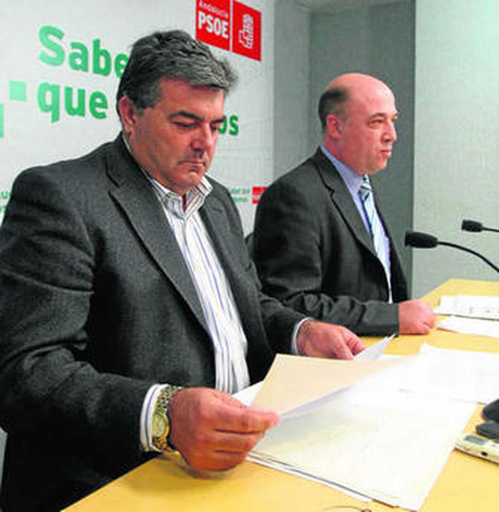 Telesforo Flores, en primer término, junto al también diputado provincial Antonio Ruiz.