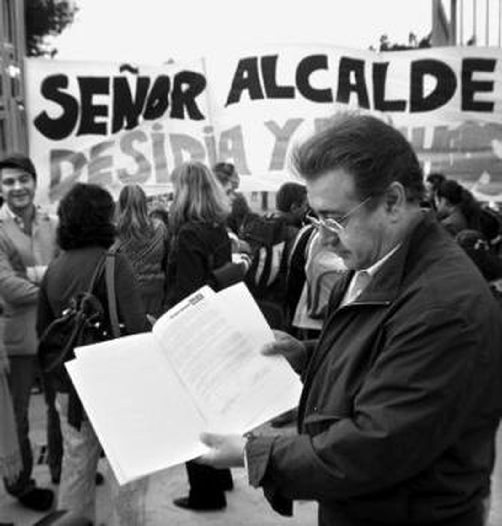 Los padres del colegio José Sebastián Bandarán seguirán con las protestas