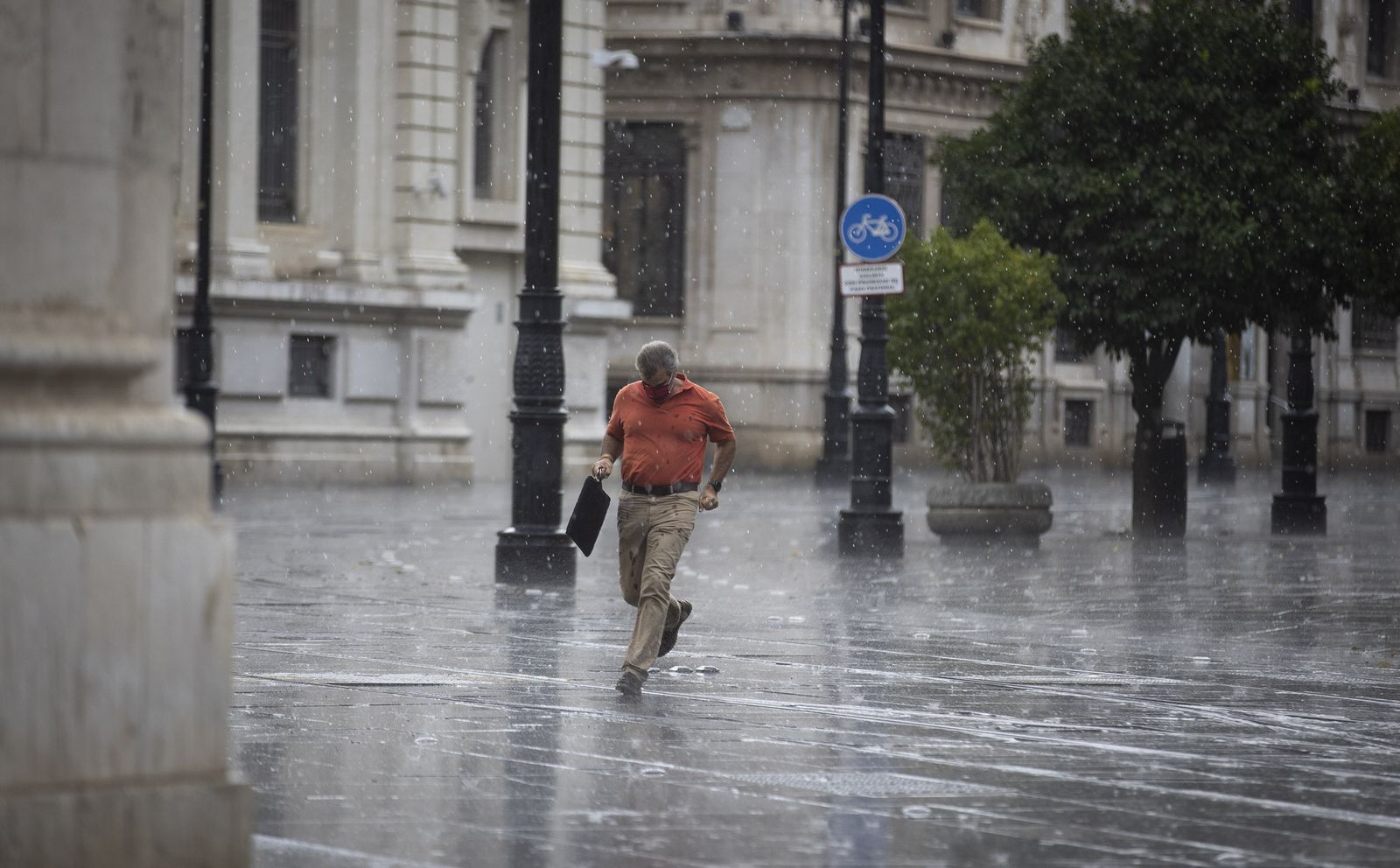 Las imágenes de la granizada en Sevilla