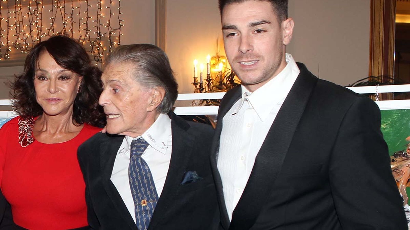 Jacobo, con sus padres: Jaime Ostos y María Ángeles Grajal.