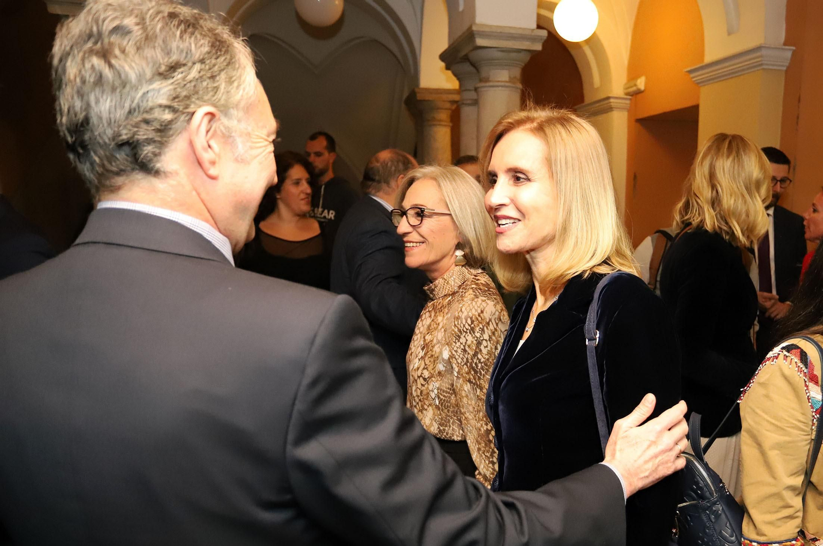 Imágenes de la recepción de invitados de la gala de Onubenses del Año
