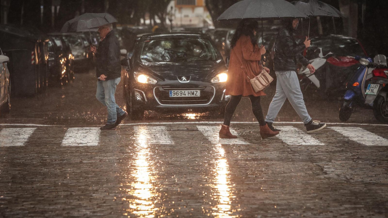 Imágenes del paso de la Dana, inundaciones, destrozos y caos por todo Jerez