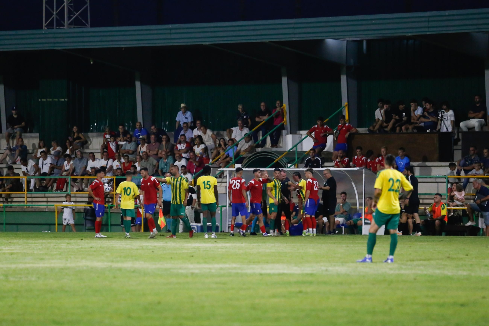 Las fotos del triangular en el estadio Carlos Piña de Los Barrios con el Algeciras CF y el Ceuta B