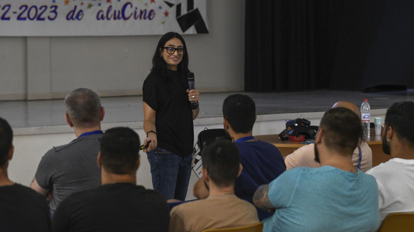 a profesora María del Mar Molero Jurado, imparte un curso de verano a los internos del centro penitenciario. a profesora María del Mar Molero Jurado, imparte un curso de verano a los internos del centro penitenciario.