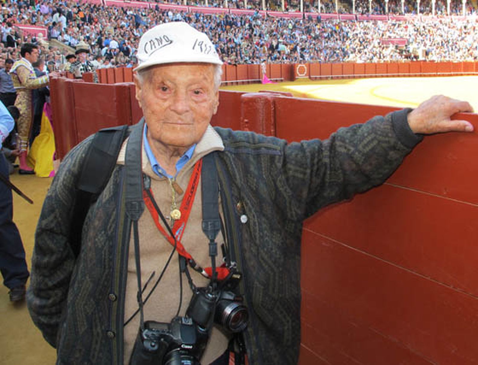 El fotógrafo taurino Canito, que en 2012 cumple 100 años.

Foto: Victoria Ramírez