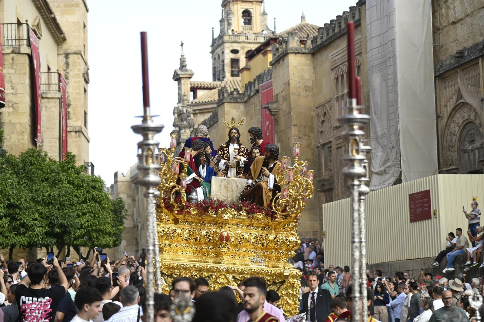 Traslado de la Sagrada Cena a su templo tras el Magno Vía Crucis