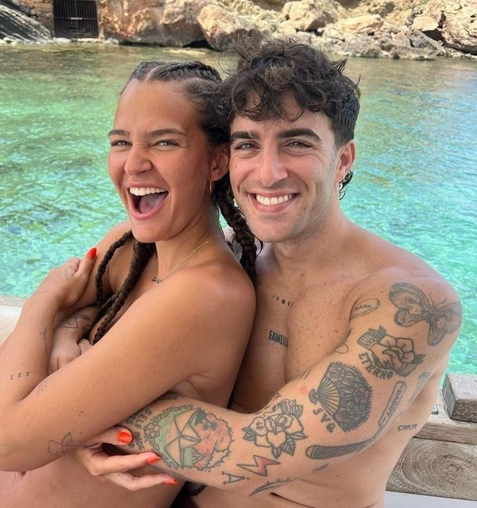 Álvaro de Luna y Laura Escanes derrochan amor y pasión allá por donde pisan. Álvaro de Luna y Laura Escanes derrochan amor y pasión allá por donde pisan.
