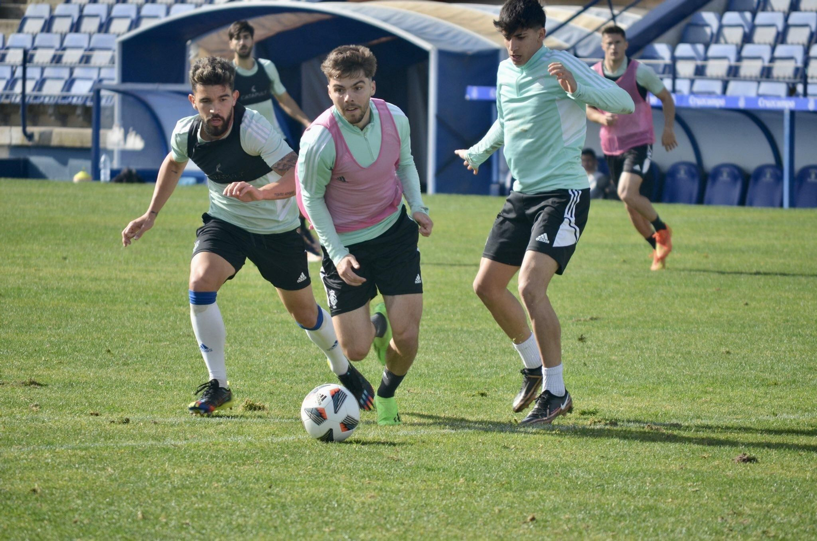 Entrenamiento del Recre en el Nuevo Colombino.