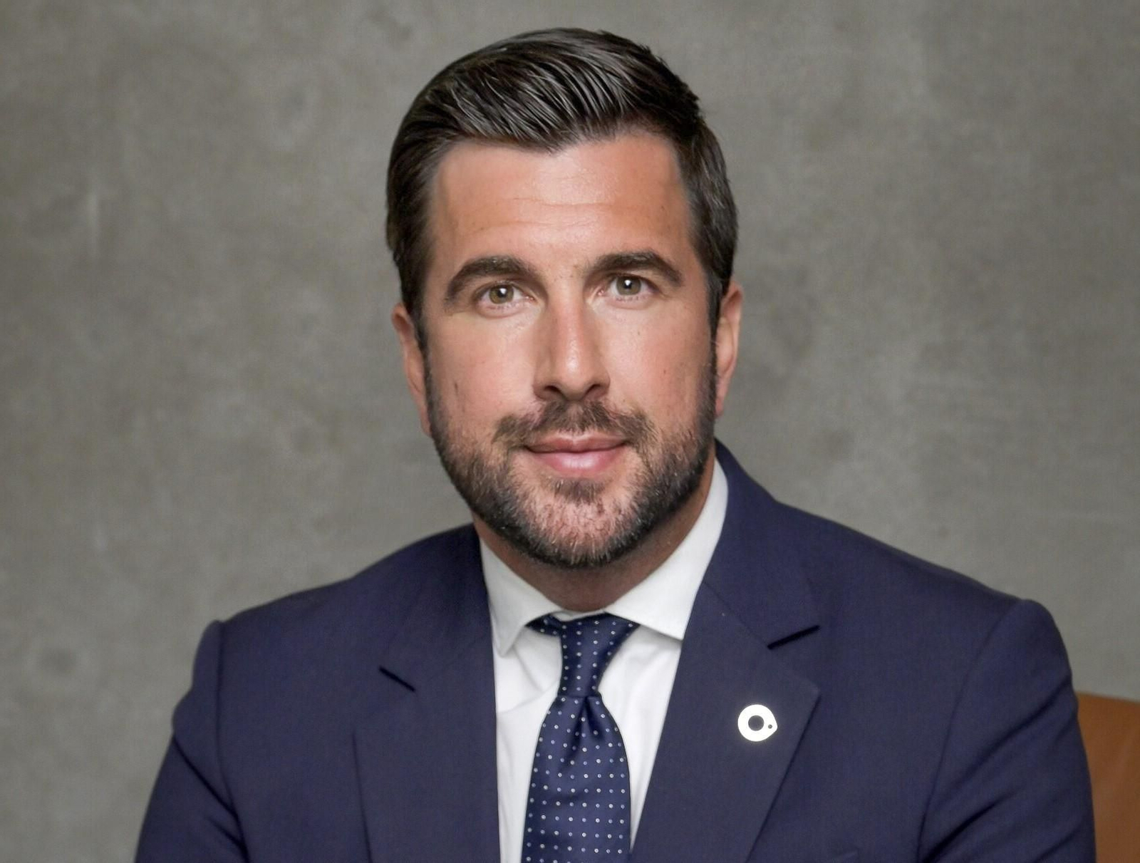 El presidente de Cox, Enrique Riquelme.
