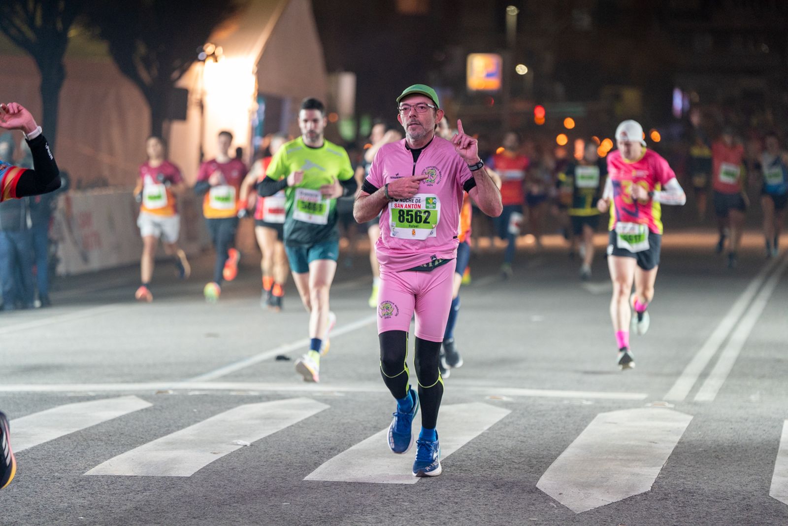 En imágenes: búscate en tu llegada a meta de la Carrera de San Antón 2026 (6)