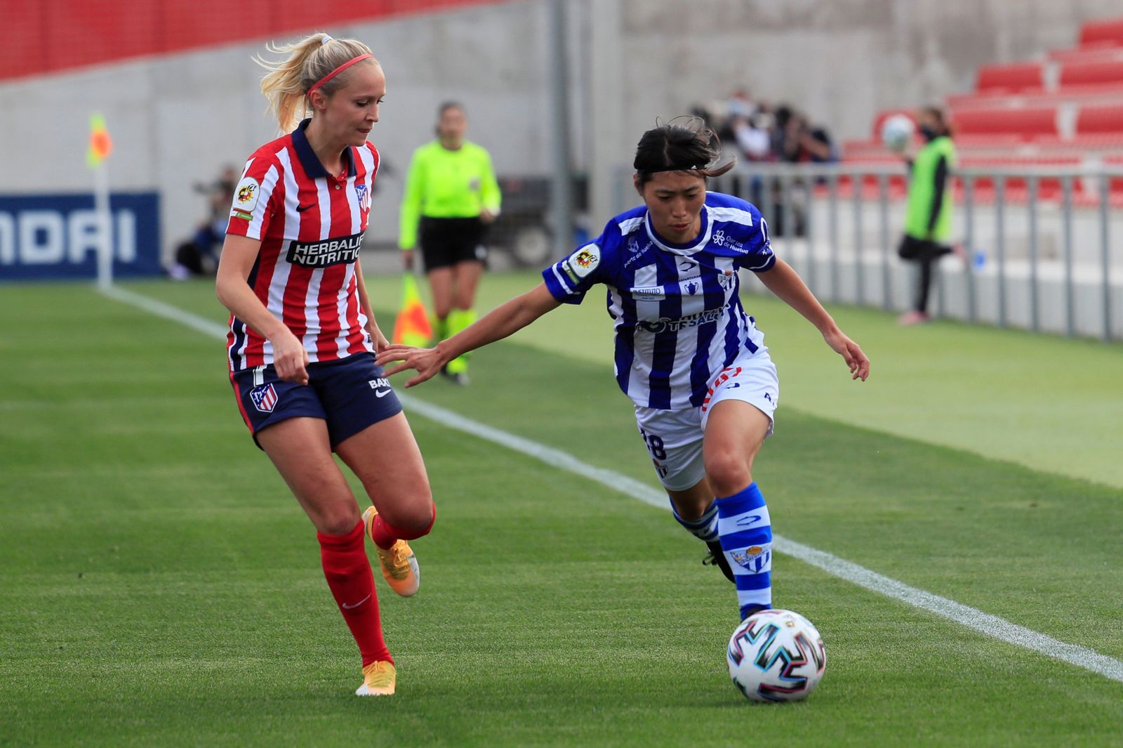 Tanaka, en un partido con el Sporting en esta campaña.
