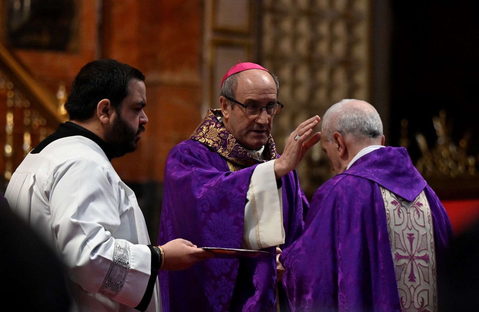 El Miércoles de Ceniza en la Catedral de Córdoba, en imágenes