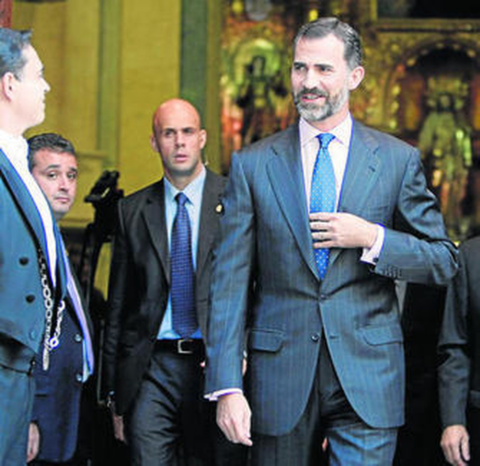 El Príncipe Felipe, a su salida ayer del Oratorio tras sesión conmemorativa del Eurolat.
